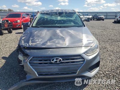 Piąte zdjęcie samochodu w środku: 2018 HYUNDAI ACCENT SE VIN:3KPC24A37JE020570 - miniatura