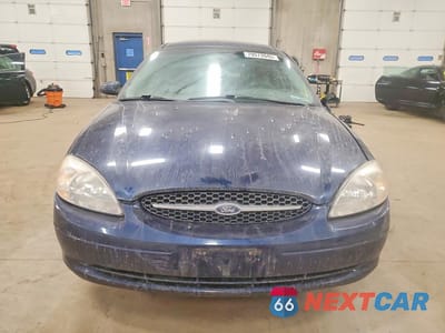 Piąte zdjęcie samochodu w środku: 2000 FORD TAURUS SES VIN:1FAFP55S9YA104611 - miniatura