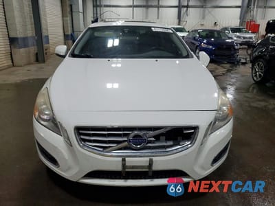 Piąte zdjęcie samochodu w środku: 2014 VOLVO S60 T5 VIN:YV1612FS6E1287156 - miniatura