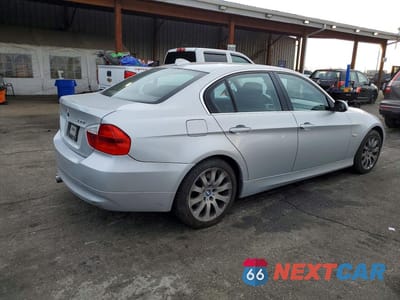 Trzecie zdjęcie samochodu z tyłu: 2006 BMW 330 I VIN:WBAVB335X6PS06318 - miniatura