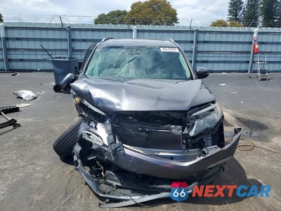 Piąte zdjęcie samochodu w środku: 2017 HONDA PILOT ELITE VIN:5FNYF6H03HB092369 - miniatura