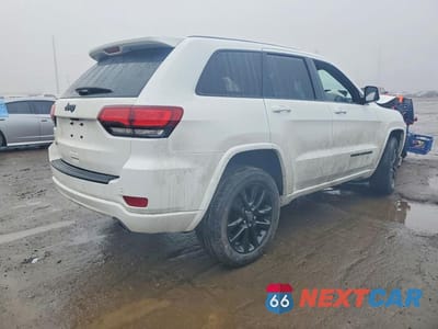 Trzecie zdjęcie samochodu z tyłu: 2020 JEEP GRAND CHEROKEE LAREDO VIN:1C4RJFAG4LC420981 - miniatura