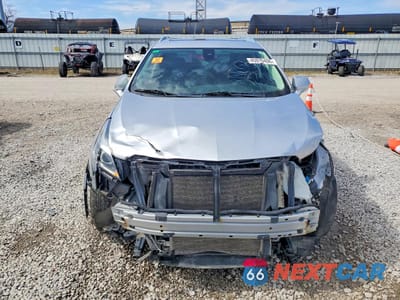 Piąte zdjęcie samochodu w środku: 2017 CADILLAC XT5 LUXURY VIN:1GYKNDRS8HZ185972 - miniatura