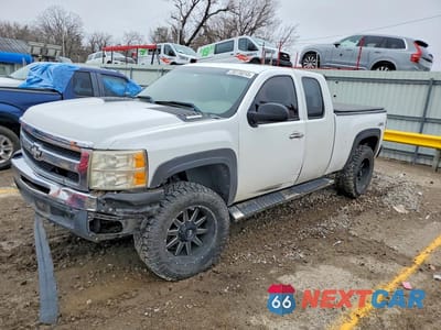 2010 CHEVROLET SILVERADO K1500 1GCSKPE34AZ219703 - główne zdjęcie licytacji z USA - miniatura