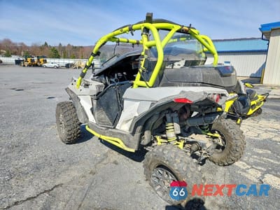Trzecie zdjęcie samochodu z tyłu: 2015 CAN-AM MAVERICK UTILITY VEHICLE VIN:3JBPDAR28FJ002473 - miniatura