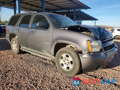 Czwarte zdjęcie samochodu z boku: 2011 CHEVROLET TAHOE K1500 LT VIN:1GNSKBE06BR168772 - miniatura
