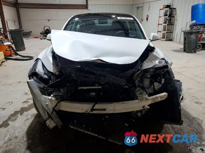 Piąte zdjęcie samochodu w środku: 2022 TESLA MODEL 3 VIN:5YJ3E1EA2NF170410 - miniatura