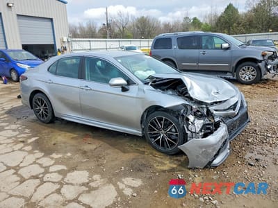 Czwarte zdjęcie samochodu z boku: 2023 TOYOTA CAMRY SE VIN:4T1G11AKXPU756189 - miniatura