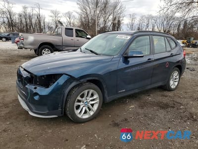 2015 BMW X1 XDRIVE28I WBAVL1C57FVY32020 - główne zdjęcie licytacji z USA - miniatura