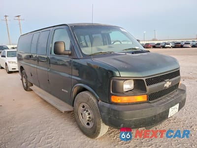 Czwarte zdjęcie samochodu z boku: 2004 CHEVROLET EXPRESS G3500 VIN:1GAHG39U441184843 - miniatura