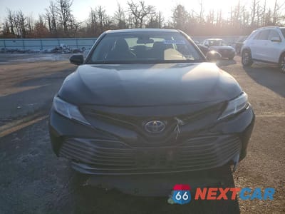 Piąte zdjęcie samochodu w środku: 2019 TOYOTA CAMRY HYBRID LE VIN:4T1B31HK8KU508798 - miniatura