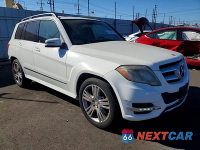 Czwarte zdjęcie samochodu z boku: 2013 MERCEDES-BENZ GLK 350 4MATIC VIN:WDCGG8JB4DG034930 - miniatura