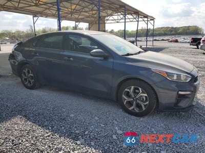 Czwarte zdjęcie samochodu z boku: 2021 KIA FORTE LXS VIN:3KPF24AD9ME325112 - miniatura