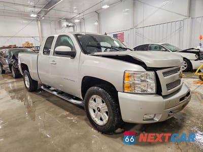 Czwarte zdjęcie samochodu z boku: 2010 CHEVROLET SILVERADO K1500 LTZ VIN:1GCSKTE3XAZ125625 - miniatura