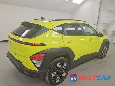 Trzecie zdjęcie samochodu z tyłu: 2024 HYUNDAI KONA SEL VIN:KM8HB3AB6RU107019 - miniatura