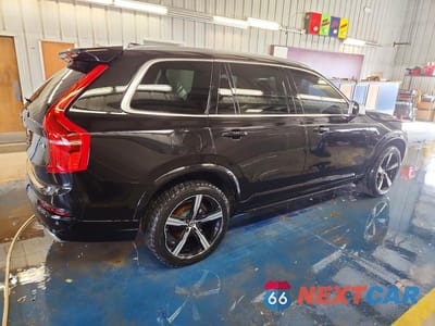 Trzecie zdjęcie samochodu z tyłu: 2016 VOLVO XC90 T6 VIN:YV4A22PM3G1052100 - miniatura