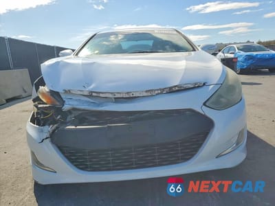 Piąte zdjęcie samochodu w środku: 2015 HYUNDAI SONATA HYBRID BASE VIN:KMHEC4A43FA133517 - miniatura