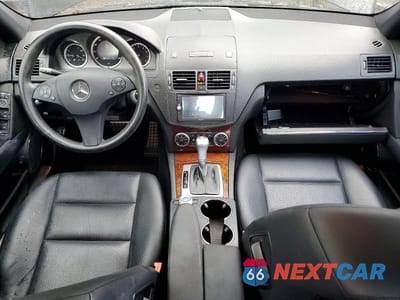 Zdjęcie 8 z 12 samochodu: 2009 MERCEDES-BENZ C 300 VIN:WDDGF54X19R068131 - miniatura