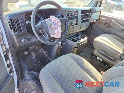 Zdjęcie 8 z 12 samochodu: 2017 GMC SAVANA G2500 VIN:1GTW7AFF7H1315830 - miniatura