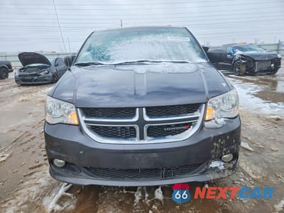 Piąte zdjęcie samochodu w środku: 2017 DODGE GRAND CARAVAN SXT VIN:2C4RDGCG6HR808478 - miniatura