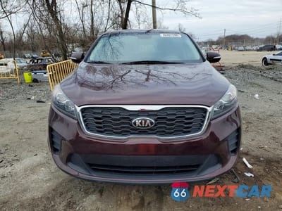 Piąte zdjęcie samochodu w środku: 2020 KIA SORENTO LX V6 VIN:5XYPG4A51LG631124 - miniatura