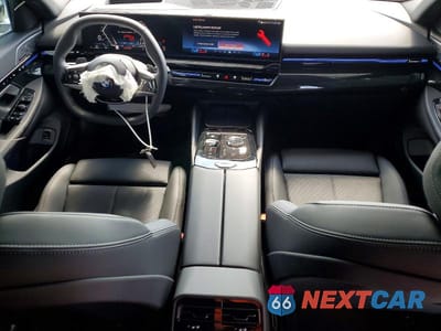 Zdjęcie 8 z 12 samochodu: 2026 BMW 530 I VIN:WBA43FJ04TCW41677 - miniatura