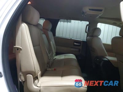 Zdjęcie 10 z 11 samochodu: 2015 TOYOTA SEQUOIA LIMITED VIN:5TDJY5G18FS111734 - miniatura