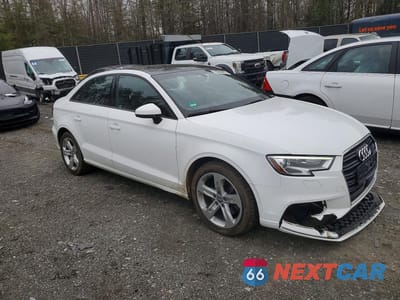 Czwarte zdjęcie samochodu z boku: 2018 AUDI A3 PREMIUM VIN:WAUAUGFF0J1004863 - miniatura
