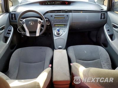 Zdjęcie 8 z 11 samochodu: 2011 TOYOTA PRIUS THREE VIN:JTDKN3DU5B1393029 - miniatura