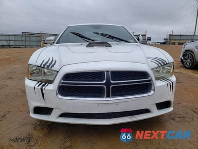 Piąte zdjęcie samochodu w środku: 2011 DODGE CHARGER VIN:2B3CL3CGXBH587385 - miniatura