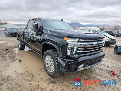 Czwarte zdjęcie samochodu z boku: 2022 CHEVROLET SILVERADO K3500 HIGH COUNTRY VIN:1GC4YVEY0NF364266 - miniatura