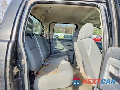 Zdjęcie 10 z 12 samochodu: 2005 DODGE DAKOTA QUAD VIN:1D7HW28K45S263919 - miniatura