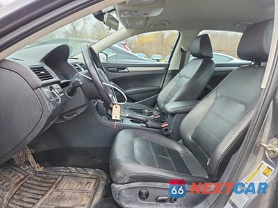 Zdjęcie 7 z 12 samochodu: 2015 VOLKSWAGEN PASSAT S VIN:1VWAT7A36FC059846 - miniatura