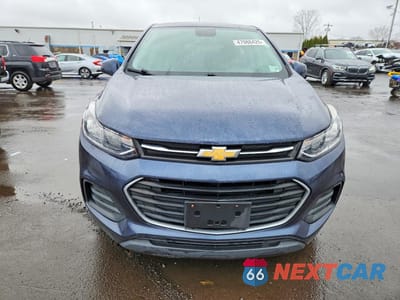 Piąte zdjęcie samochodu w środku: 2019 CHEVROLET TRAX LS VIN:3GNCJKSB5KL213821 - miniatura