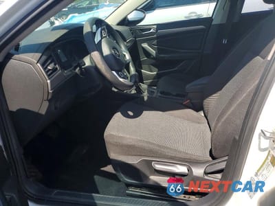 Zdjęcie 7 z 11 samochodu: 2019 VOLKSWAGEN JETTA S VIN:3VWCB7BU0KM203659 - miniatura