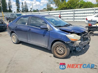 Czwarte zdjęcie samochodu z boku: 2007 TOYOTA YARIS BASE VIN:JTDBT923771184580 - miniatura