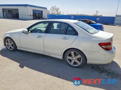 Drugie zdjęcie samochodu z przodu: 2011 MERCEDES-BENZ C 300 VIN:WDDGF5EBXBR156815 - miniatura