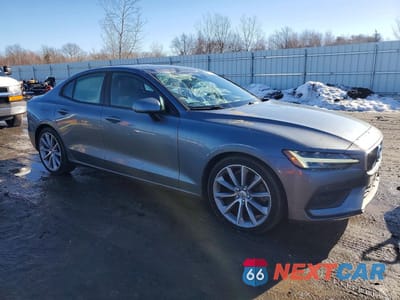 Czwarte zdjęcie samochodu z boku: 2020 VOLVO S60 T6 MOMENTUM VIN:7JRA22TKXLG051185 - miniatura