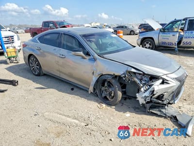 Czwarte zdjęcie samochodu z boku: 2020 LEXUS ES 350 BASE VIN:58ADZ1B14LU059363 - miniatura