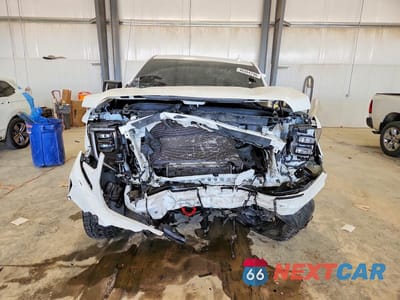 Piąte zdjęcie samochodu w środku: 2023 GMC SIERRA K1500 AT4 VIN:1GTUUEE82PZ120356 - miniatura