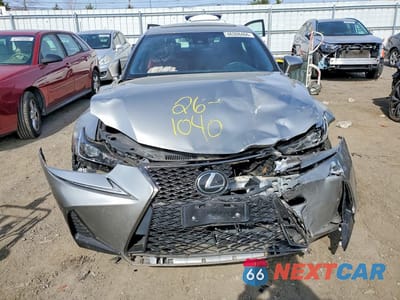 Piąte zdjęcie samochodu w środku: 2017 LEXUS IS 300 BASE VIN:JTHCM1D22H5024705 - miniatura