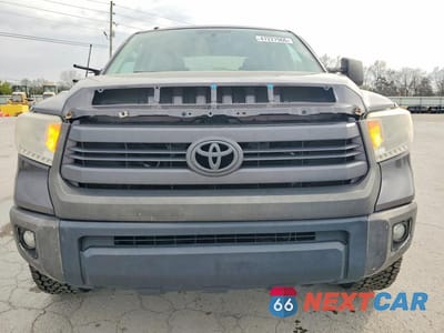 Piąte zdjęcie samochodu w środku: 2015 TOYOTA TUNDRA SR5 VIN:5TFDW5F10FX428874 - miniatura