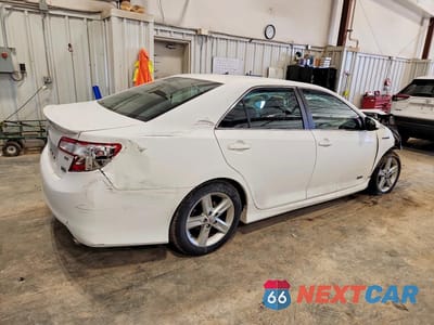 Trzecie zdjęcie samochodu z tyłu: 2014 TOYOTA CAMRY HYBRID SE VIN:4T1BD1FK6EU119324 - miniatura