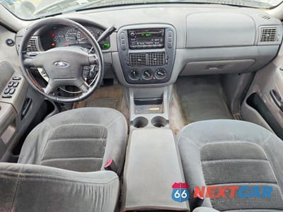 Zdjęcie 8 z 13 samochodu: 2002 FORD EXPLORER VIN:1FMZU63K92UD33459 - miniatura