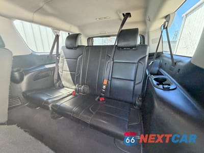 Zdjęcie 15 z 15 samochodu: 2019 CHEVROLET SUBURBAN K1500 LT VIN:1GNSKHKC3KR392583 - miniatura