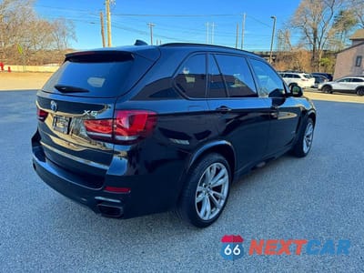 Czwarte zdjęcie samochodu z boku: 2018 BMW X5 XDRIVE50I VIN:5UXKR6C55J0U15260 - miniatura