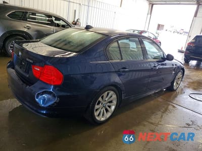 Trzecie zdjęcie samochodu z tyłu: 2011 BMW 328 XI SULEV VIN:WBAPK5C55BF125456 - miniatura