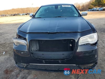 Piąte zdjęcie samochodu w środku: 2018 CHRYSLER 300 TOURING VIN:2C3CCAAG4JH191414 - miniatura