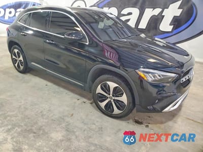 Czwarte zdjęcie samochodu z boku: 2025 MERCEDES-BENZ GLA 250 VIN:W1N4N4GB5SJ637280 - miniatura