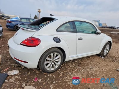 Trzecie zdjęcie samochodu z tyłu: 2017 VOLKSWAGEN BEETLE 1.8T VIN:3VWF17AT7HM623114 - miniatura